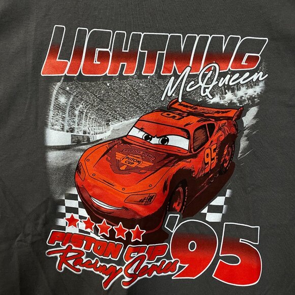 Disney Pixar Cars Lightning McQueen Piston Cup 95 T-Shirt 2XL - Picture 2 of 4